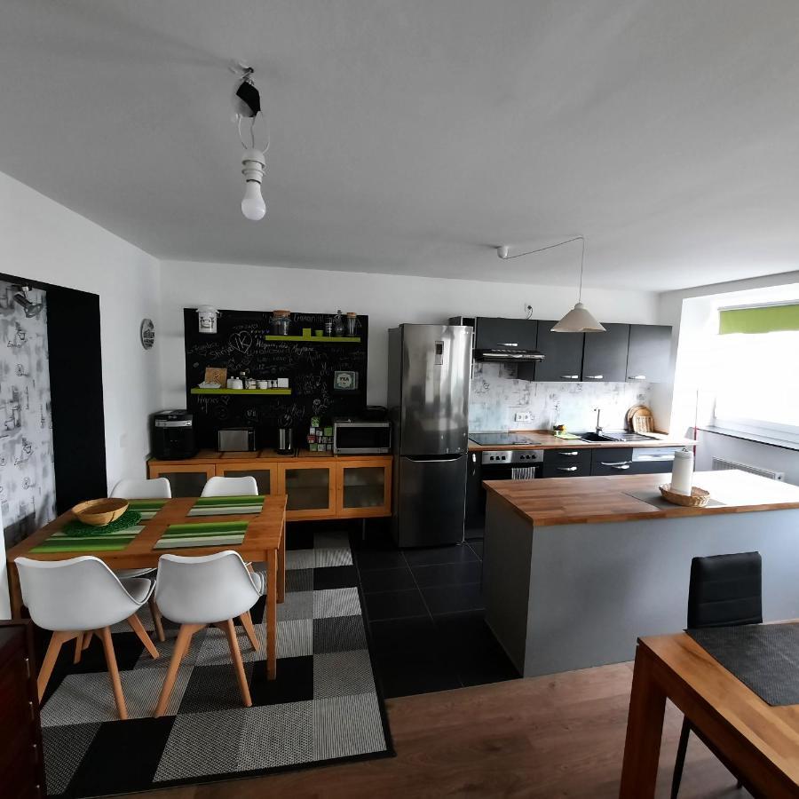 Full Flat 3 Bedrooms Saarbrucken Center -11 People Ngoại thất bức ảnh